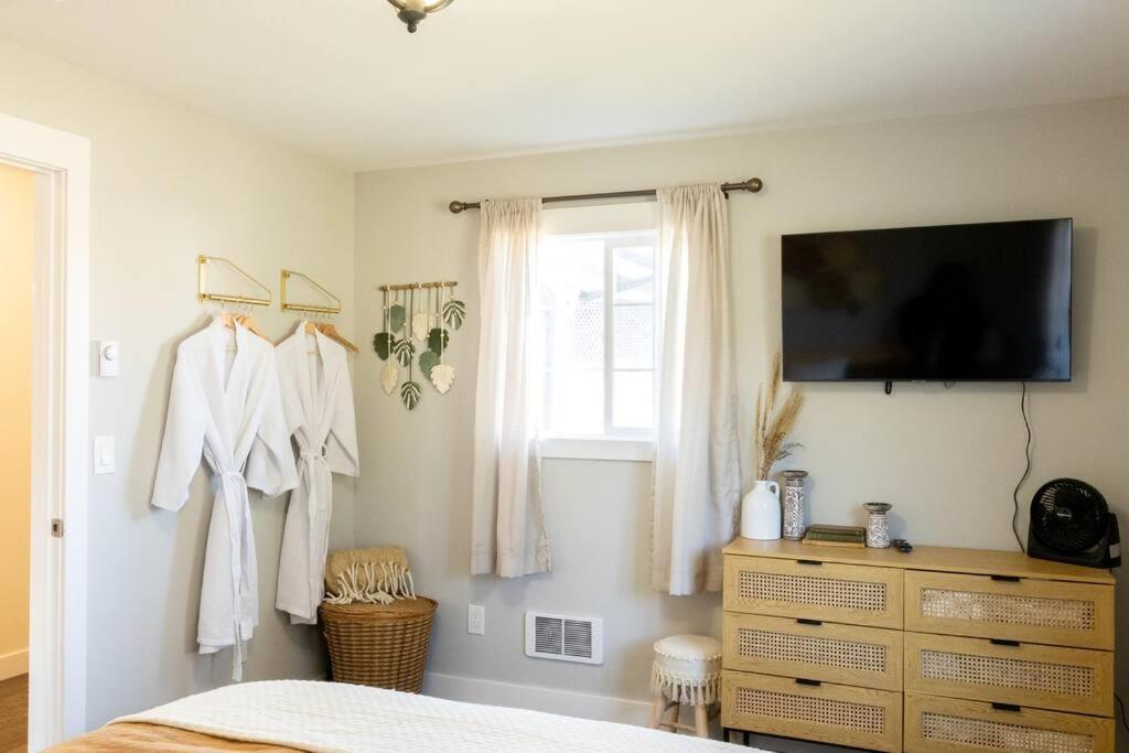 Waddle On Inn- Hot Tub, Pet Friendly, Fully Fenced, 5 Blocks To Beach! Ocean Park Екстер'єр фото